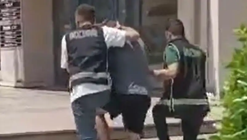 Sahte Dövizle Alışveriş Yapan Turist Ülkesine Gönderildi