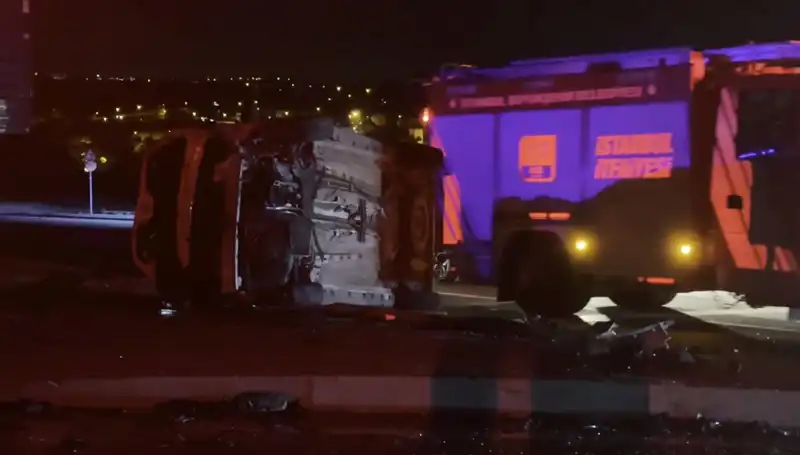 Havalimanı Yolunda Korkunç Kaza: Araç Takla Attı, 6 Yaralı!