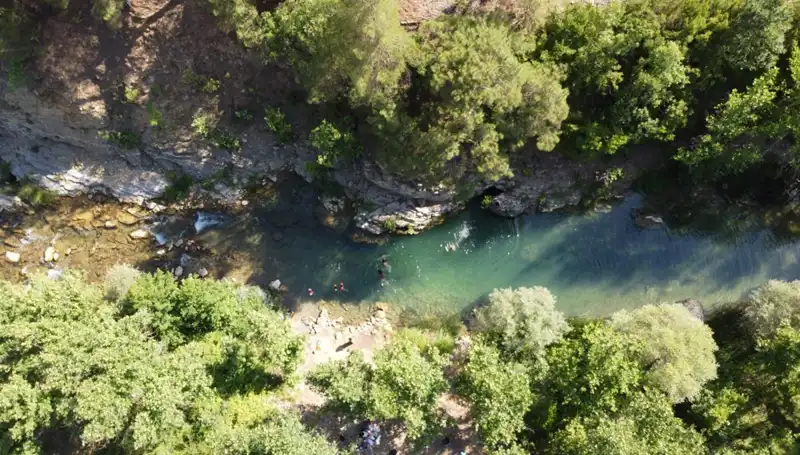 Adana'da Sıcak Hava Dalgası: Yaylacılar Doğal Sularla Serinliyor