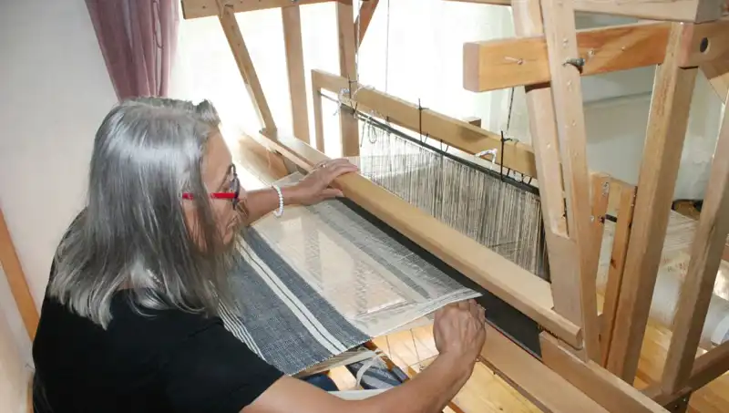 Eski Giysilerle Harika Eşyalar: Khadi Sanatıyla Tanışın!