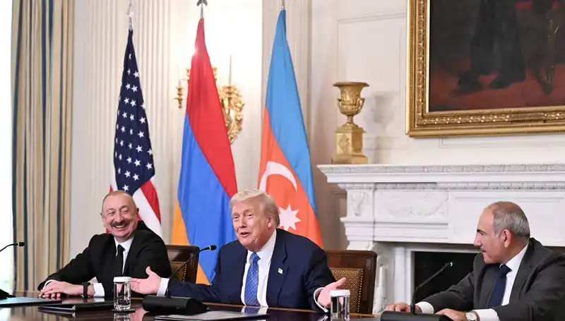 Aliyev, Ermenistan’a Anayasa Değişikliği İçin Hızlı Davranılması Gerektiğini Vurguladı