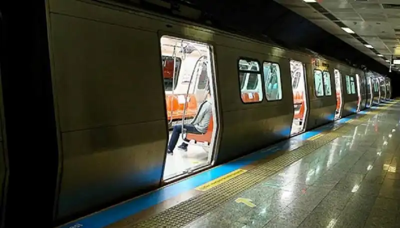 İstanbul'da Metro Durakları Kapatılıyor: Yolcular Ne Yapacak?