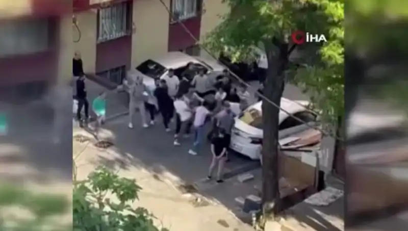 Kapıları Zorlayan Madde Bağımlısına Meydan Dayağı İddiası