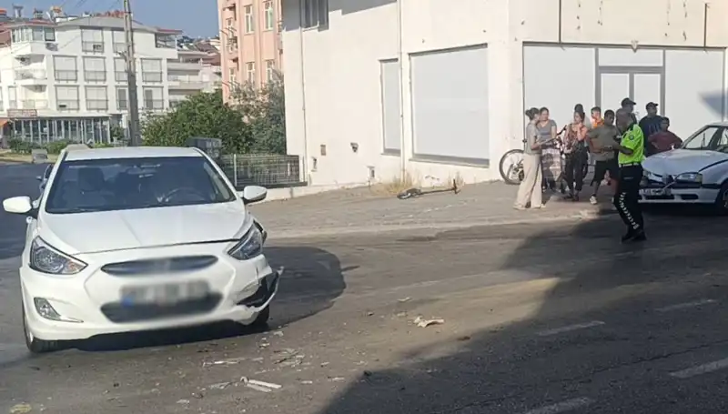 Antalya'da Feci Trafik Kazası: İki Otomobil Çarpıştı, Olayın Ayrıntıları