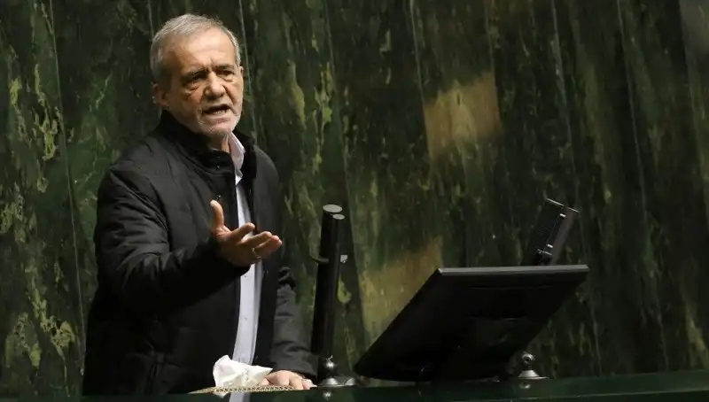 Ekonomik Kriz İçindeki İran’da Lüks Gezi Tartışmaları Patlak Verdi