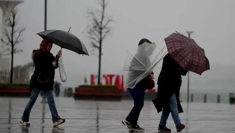 Türkiye’nin İki Bölgesi İçin Şiddetli Sağanak Uyarısı Yapıldı