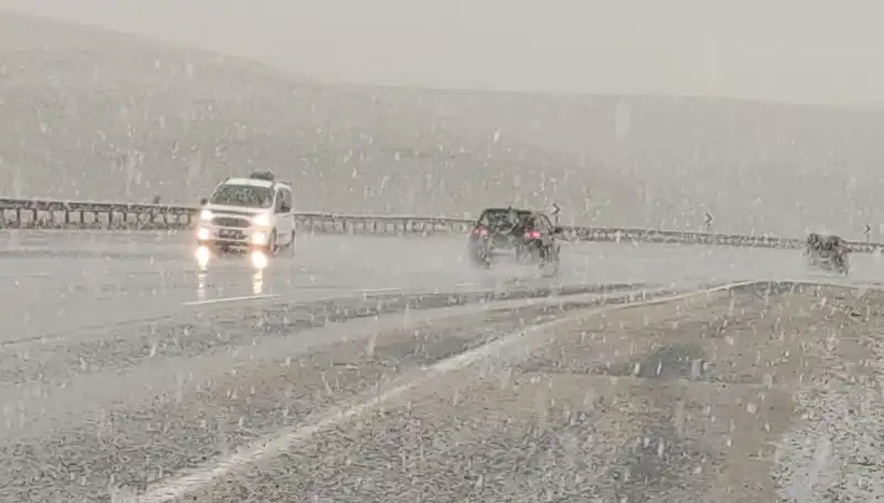 Nisan Ayında Kar Sürprizi: Bahar Müjdesi mi Yoksa Kışın Son Dansı mı?