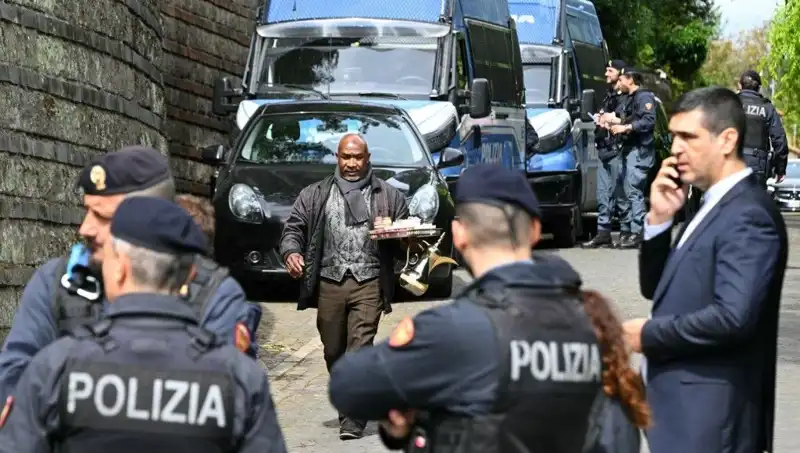 Roma'da Kritik Nükleer Görüşme: İran ve ABD Bir Araya Geldi