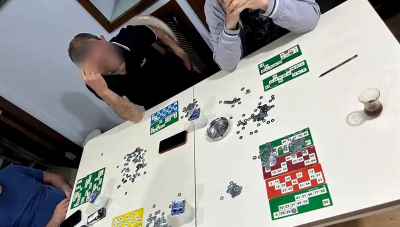 TikTok Canlı Yayınında Şok! 22 Kişi Polisi Baskınında Yakalandı