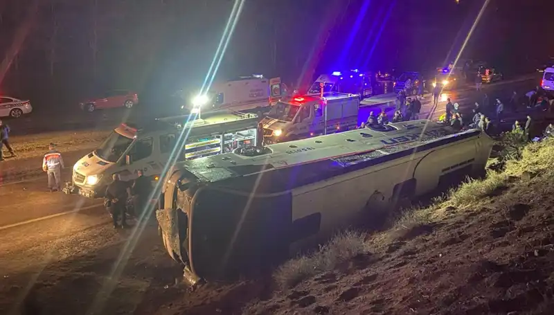 İşçi Servisinin Devrilmesi Sonucu 23 Kişi Yaralandı