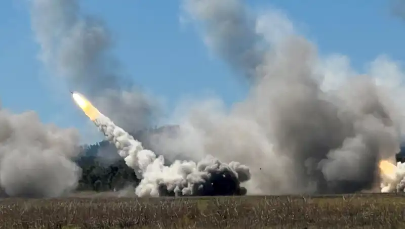 Avustralya’nın En Büyük Askeri Tatbikatında Tarihi Bir İlk: HIMARS Atışı Gerçekleşti