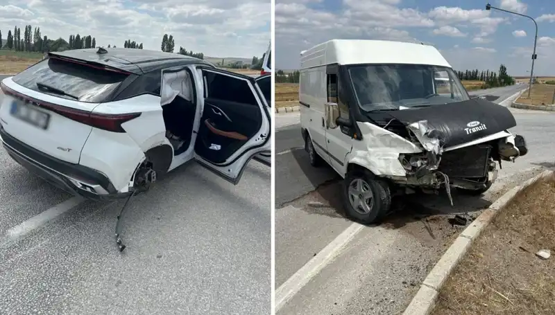 Çorum’da İki Araç Kafa Kafaya Çarpıştı: Olayın Detayları ve Sonuçları