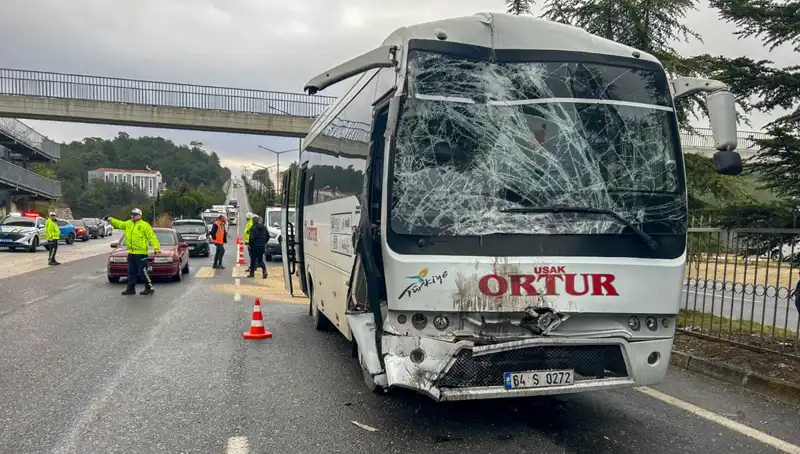 Uşak’ta İşçi Servislerinin Çarpışması: Yaralıların Durumu Ne?