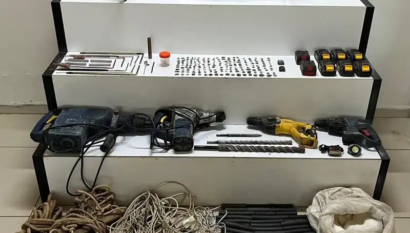 Balıkesir'de Tarihi Eserler ve Patlayıcılarla Dolu Şok Operasyon