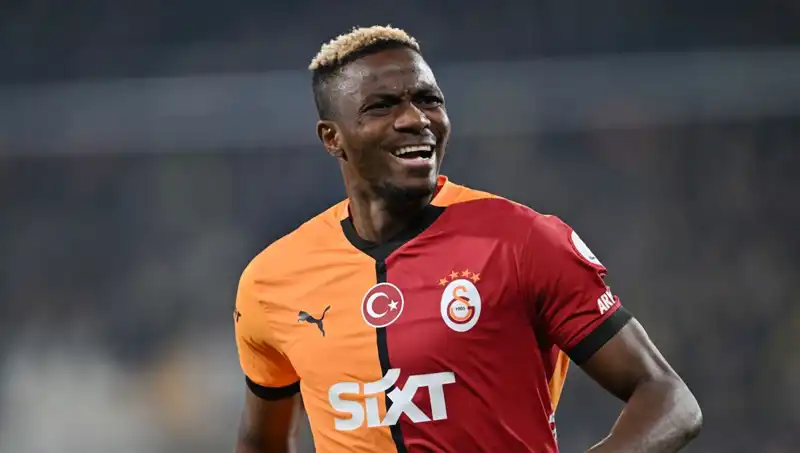 Osimhen'in Geleceği Hakkında Şok İddia: Napoli ve Galatasaray'dan Ayrılıyor mu?