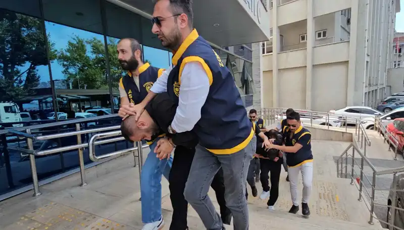 FETÖ Yalanıyla Milyonluk Vurgun: Skandal Arka Planda Ne Oluyor?