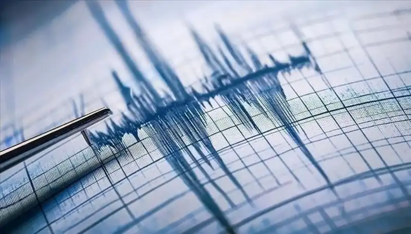 Ege Denizi'nde Beklenmedik Deprem: 3.3 Büyüklüğünde Şok Yaşandı