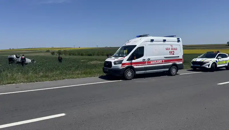 Edirne'de Devrilen Otomobilde Yaralanan Sürücü ve Eşinin Durumu Nedir?