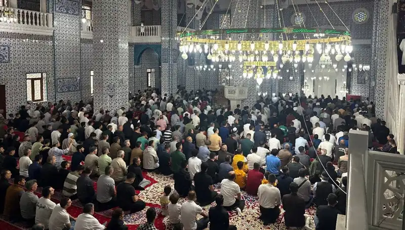 Iğdır'da Bayram Coşkusu: İlk Namaz Heyecanı