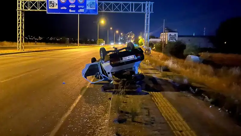 TIR'ın Sıkıştırdığı Otomobilde Feci Kaza: Tek Yaralı ile Sonuçlandı