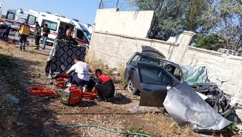 Lastiği Patlayan Araç İnsanı Üzen Kaza: 1 Ölü, 6 Yaralı