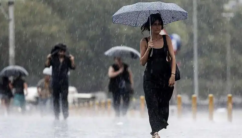 İstanbul ve Ankara'da Sağanak Yağış Alarmı: 25 İle Dikkat!