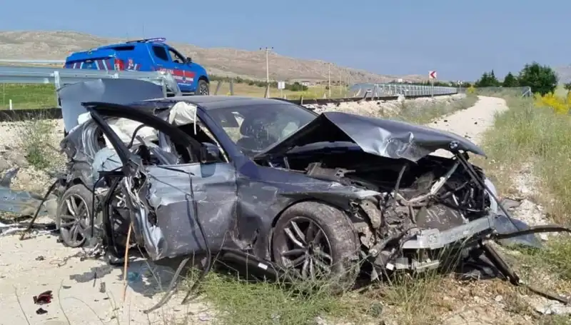 Sivas'ta İki Ayrı Trafik Kazası: Ne Oldu, Yaralılar Kimler?