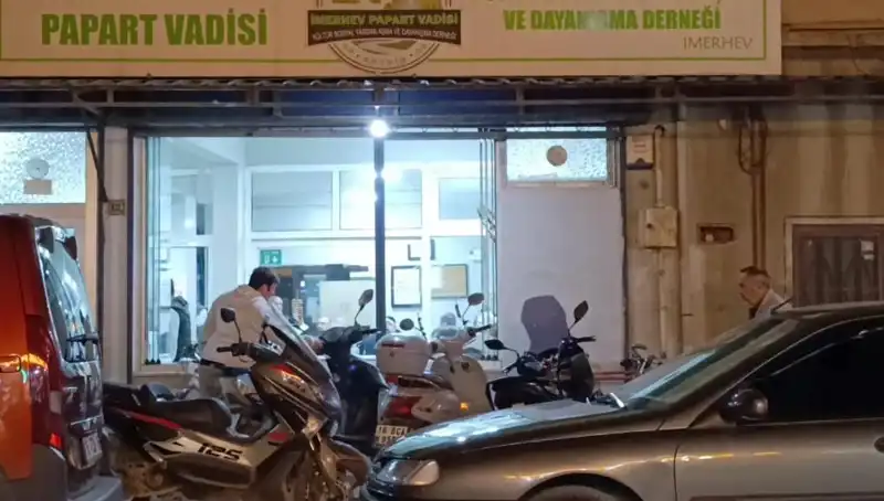 Lokalde Bıçaklı Kavga: İş Yerinde Çıkan Olayda Bir Kişi Ağır Yaralandı