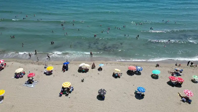 Tekirdağ’da Yaz Sıcağında Deniz Keyfi: Sahiller Dolup Taşıyor