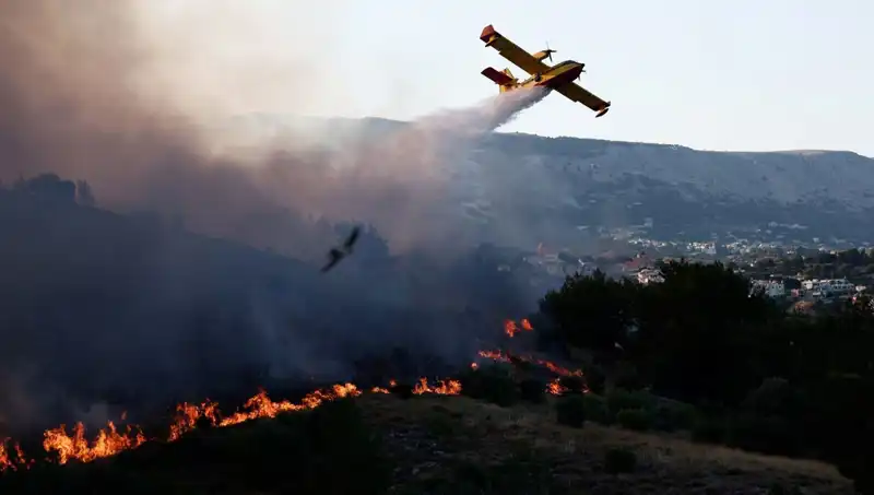 Sakız Adası’ndaki Orman Yangını Kontrol Altına Alındı, Yeşil Alanlar Korunuyor!