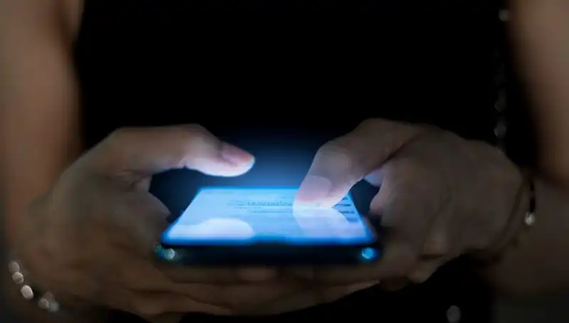 Narsisizmin Gizli Belirtisi: Telefon Kullanım Alışkanlıklarımız Çözüm Olabilir mi?