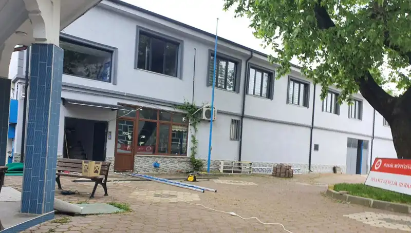 Tabela Takarken 3 Metreden Düşen Çalışan Hastaneye Kaldırıldı