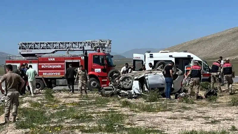 Van'da Facia: Katliam Gibi Kaza 4 Can Aldı, 2 Yaralı