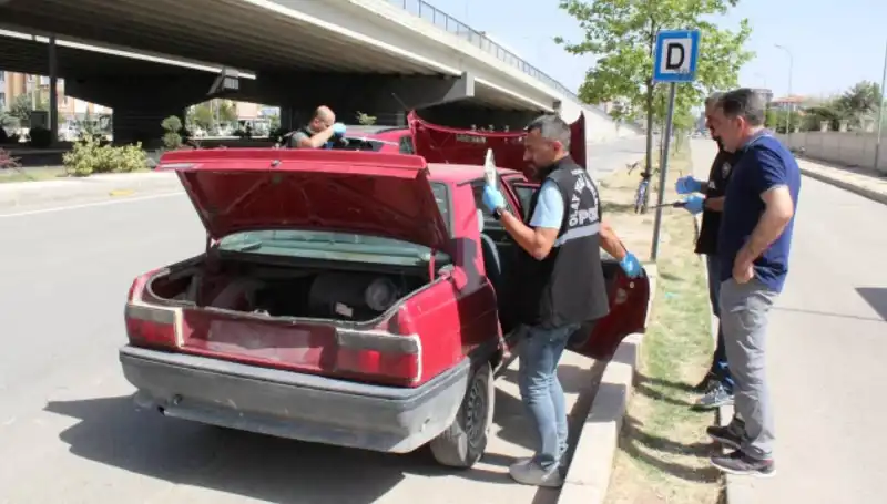 Çaldığı Araçta Yakıt Bitince Yeni Bir Otomobil Hırsızlığı Gerçekleşti