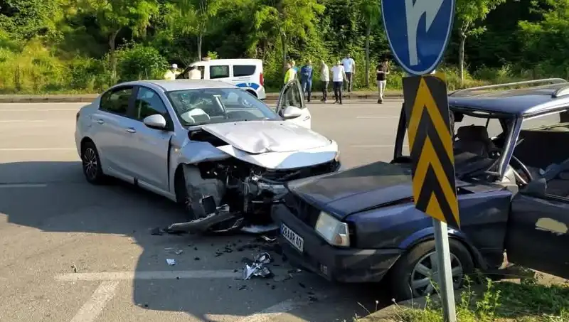 Görele’de Kan Donduran Kaza: Sürücü Araç Camından Fırladı!