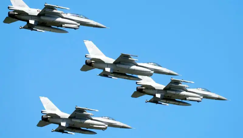 ABD'nin F-16 Planı: Ukraynalı Pilotlara 310 Milyon Dolar Harcanacak