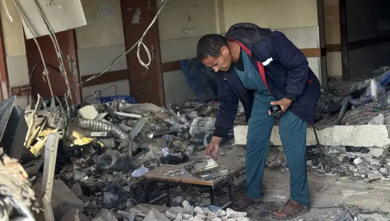 İsrail Ordusu, Gazze'deki Nasır Hastanesi'ni Bombaladı: 5 Kişi Hayatını Kaybetti